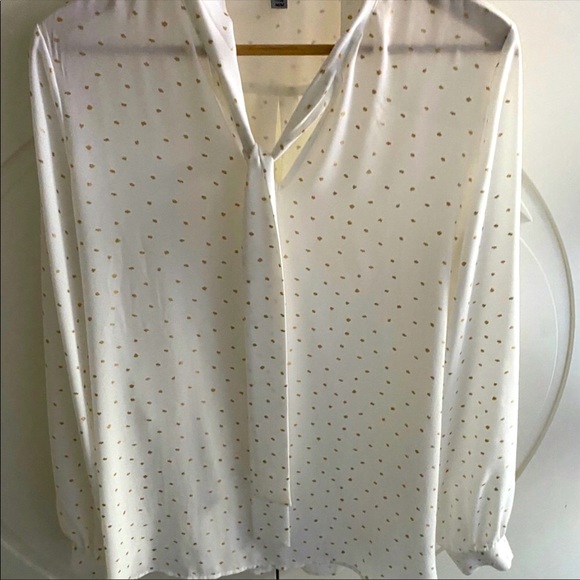 Beautiful flowy white blouse - Picture 2 of 3